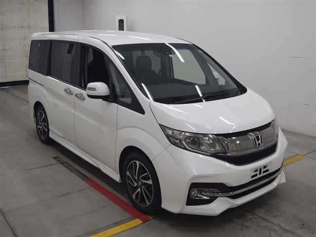 30284 Honda Step wagon RP3 2016 г. (MIRIVE Osaka)